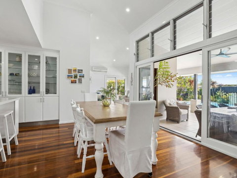 Quay-Largo - Hervey Bay Accommodation 0