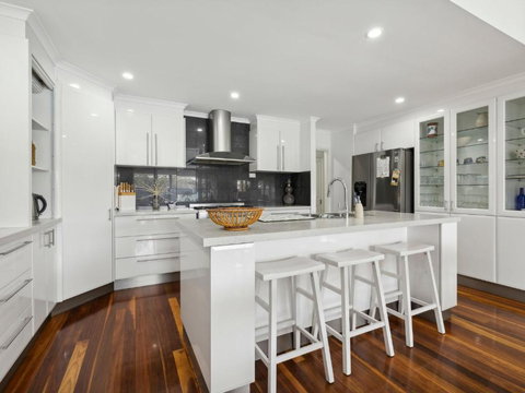 Quay-Largo - Hervey Bay Accommodation 2