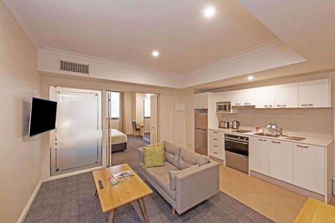 Quality Apartments Adelaide Central - Hervey Bay Accommodation 0