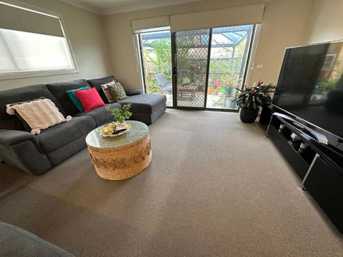 Quiet Comfort For Relaxing Stays - Hervey Bay Accommodation 1