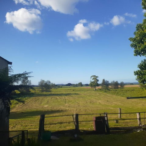 QUIET PROPERTY BY THE RIVER - Hervey Bay Accommodation 1
