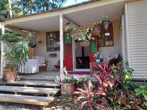 Quirky Cottage In Centre Of Maleny, Walk Everywhere - Hervey Bay Accommodation 2
