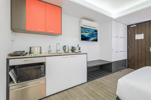 Quirky Studio With Sleek Decor In St Kilda - Tourism Hervey Bay 1