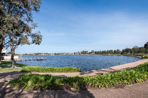 Quite&beautiful 4br2ba House By Sanctuary Lake - Hervey Bay Accommodation 0