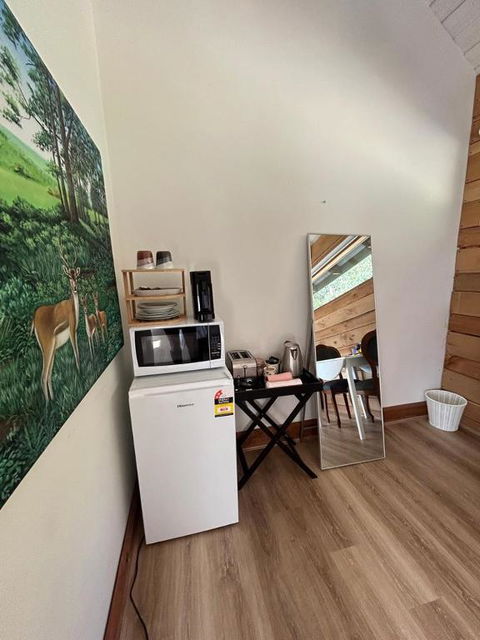 Rainy Hill Retreat - The Loft - Tourism Hervey Bay 3