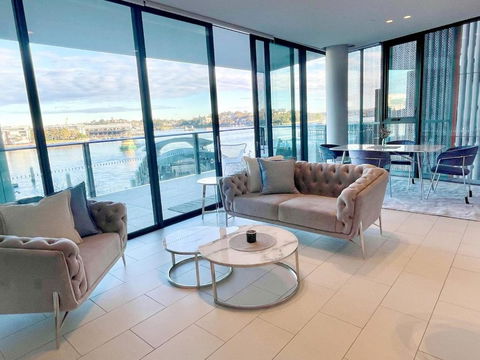 RARE Luxury Waterfront Living - Tourism Hervey Bay 0