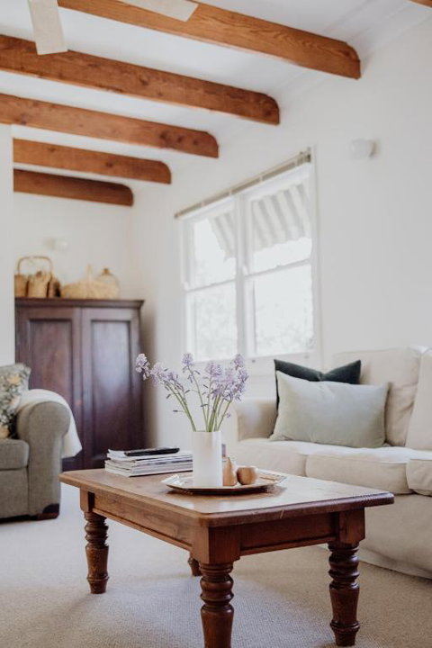 Ravenswood Farmhouse - Hervey Bay Accommodation 2