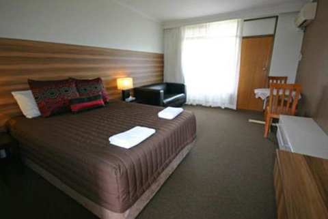 Red Cedars Motel - Hervey Bay Accommodation 2