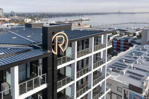 R Hotel Geelong - Hervey Bay Accommodation 1