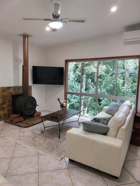 Rainforest Retreat-Fireplace-BBQ-3 Acres- - Hervey Bay Accommodation 1