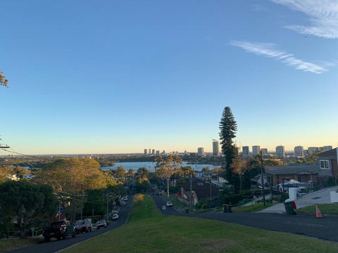 Putney Studio, Short Drive To Parklands & Olympic Park - Hervey Bay Accommodation 0