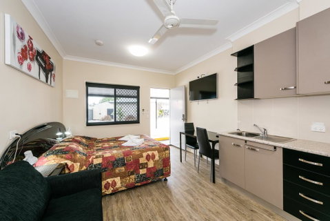Athena Studio Units - Hervey Bay Accommodation 2