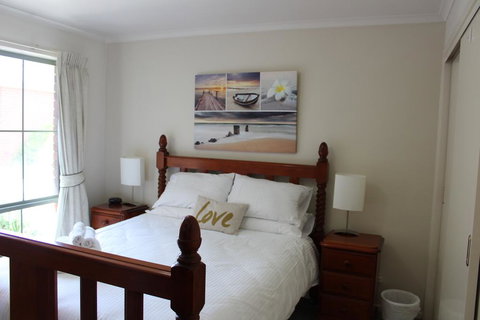 Australian Home Away Ringwood Bardia - Hervey Bay Accommodation 2