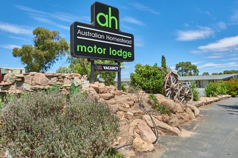 Australian Homestead Motor Lodge - Tourism Hervey Bay 0