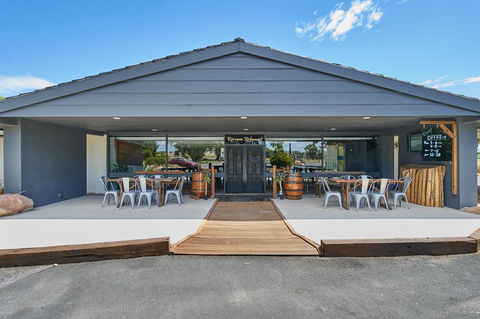 Australian Homestead Motor Lodge - Tourism Hervey Bay 1