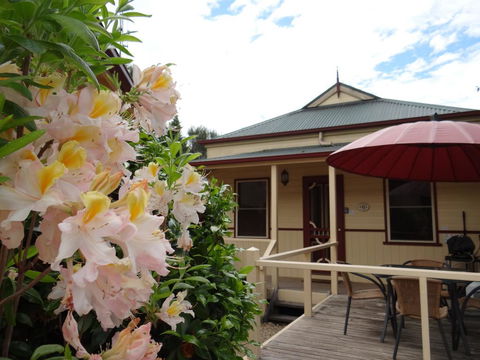 Autumn Affair Cottage 6 - Tourism Hervey Bay 0