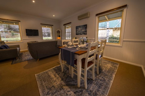 Autumn Beauty - Cottage 3 - Hervey Bay Accommodation 2