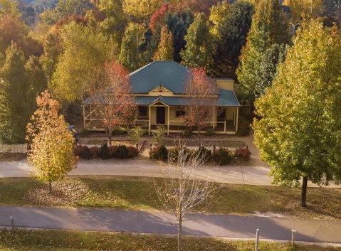 Autumn Beauty - Cottage 3 - Hervey Bay Accommodation 0