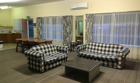Avalon Motel - Tourism Hervey Bay 2