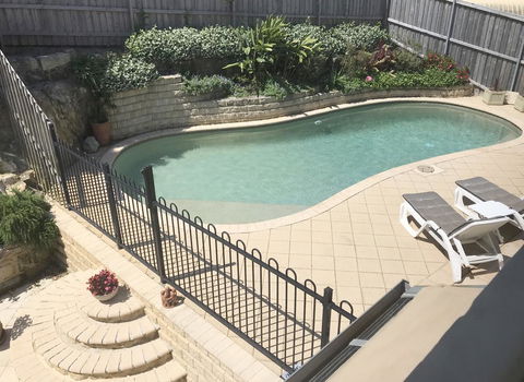 Avalon Seashells 2 Bedroom Apartment With Pool - Hervey Bay Accommodation 1