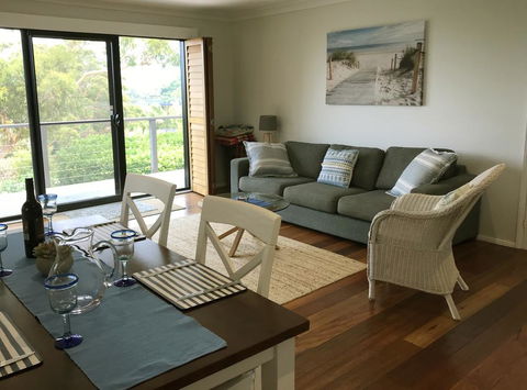 Avalon Seashells 2 Bedroom Apartment With Pool - Hervey Bay Accommodation 2