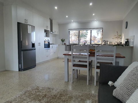 Aveley Equestrian Cottage - Tourism Hervey Bay 0