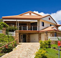 Away on Massinger Street - Hervey Bay Accommodation