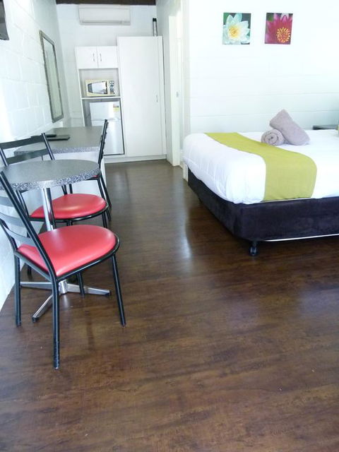 Azalea Motel - Hervey Bay Accommodation 0