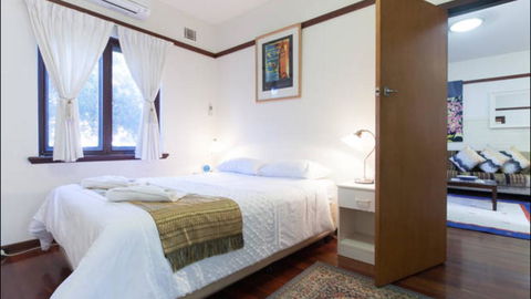B4 Apartment Close To City, UWA, Nedlands & Swan River - Hervey Bay Accommodation 1