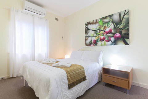 B5 Close To Nedlands, Cafes, Swan River, SCGH & UWA - Hervey Bay Accommodation 1