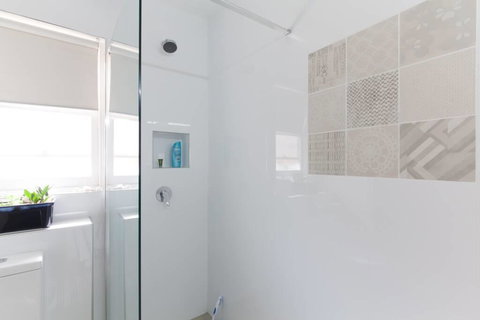 B5 Close To Nedlands, Cafes, Swan River, SCGH & UWA - Hervey Bay Accommodation 3