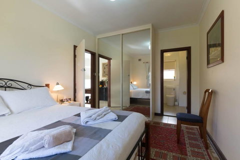 B9 Close To UWA, Swan River, Cafes And The New Children's Hospital - Tourism Hervey Bay 0