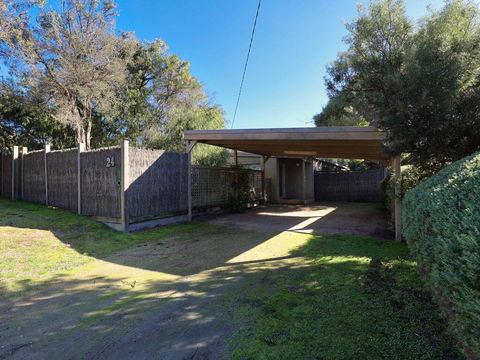 Back Beach Hideaway - Tourism Hervey Bay 0
