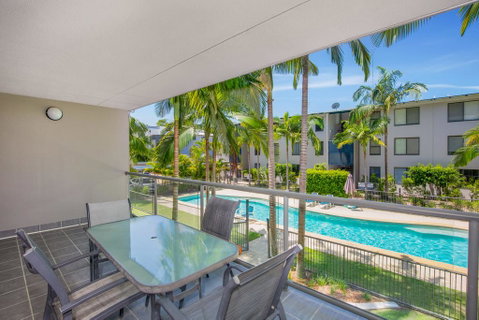 Baden 72 - Rainbow Shores, Stroll To The Beach, Air Con, Swimming Pools - Hervey Bay Accommodation 0