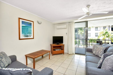 Baden 72 - Rainbow Shores, Stroll To The Beach, Air Con, Swimming Pools - Hervey Bay Accommodation 1