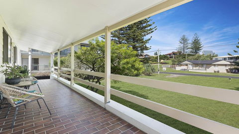 Bailey's Beach House - Hervey Bay Accommodation 2
