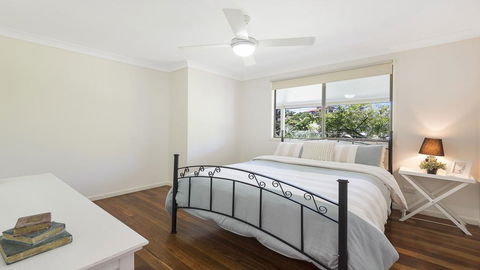 Bailey's Beach House - Hervey Bay Accommodation 1