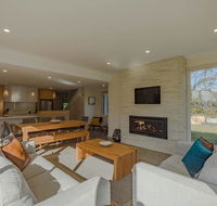 Baileys Beach House - Tourism Hervey Bay