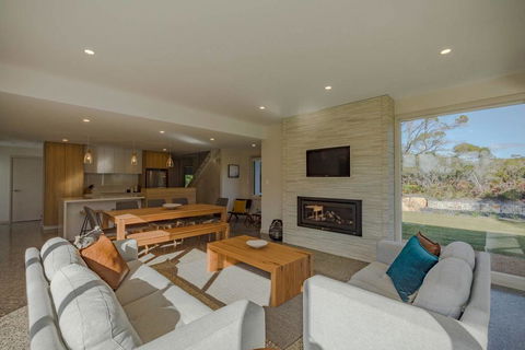 Baileys Beach House - Hervey Bay Accommodation 0