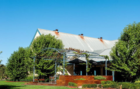 Balgownie Estate Winery Retreat & Restaurant - Hervey Bay Accommodation 2
