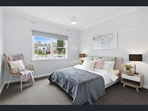 BALLARAT CLOSE 2 CBD + HOSPITAL+3BR HOME+NETFLIX + WiFi + Gift - Hervey Bay Accommodation 2