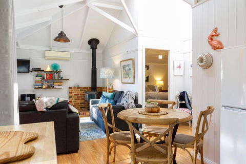 Bandalong Cottages - Tourism Hervey Bay 0