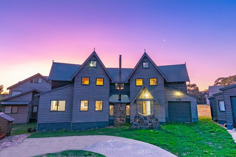 Banjo's Chalet, Alpine-getaways - Hervey Bay Accommodation 0