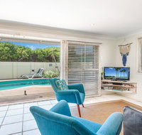 Barefoot in Lennox- WiFi - Foxtel - Pool - Hervey Bay Accommodation
