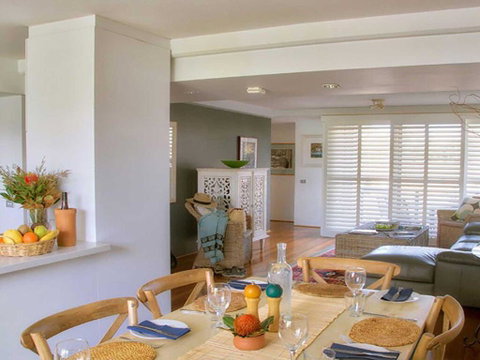 Barefoot' 7/44 Marine Drive - Fabulous Fingal Bay - Hervey Bay Accommodation 1