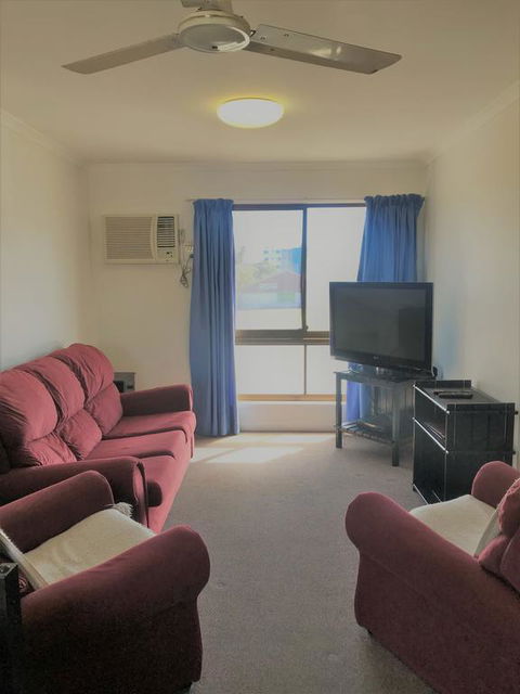 Bargara Beach Motor Inn - Hervey Bay Accommodation 3