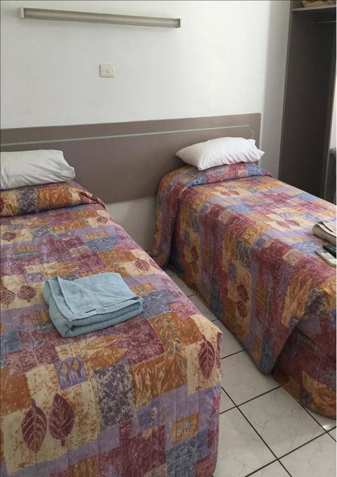 Barkly Hotel - Hervey Bay Accommodation 2