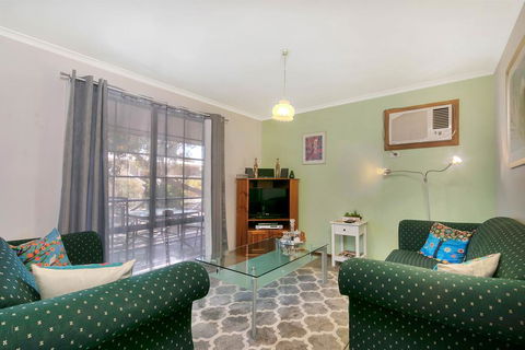 Barossa Country Cottages - Hervey Bay Accommodation 3