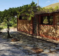 Barossa Glen - Henri's Cottage - Bed  Breakfast - Hervey Bay Accommodation