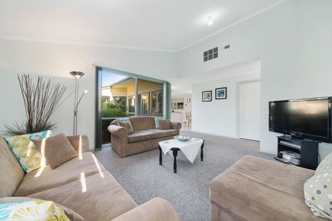 Bay Beach Beauty - Tourism Hervey Bay 3